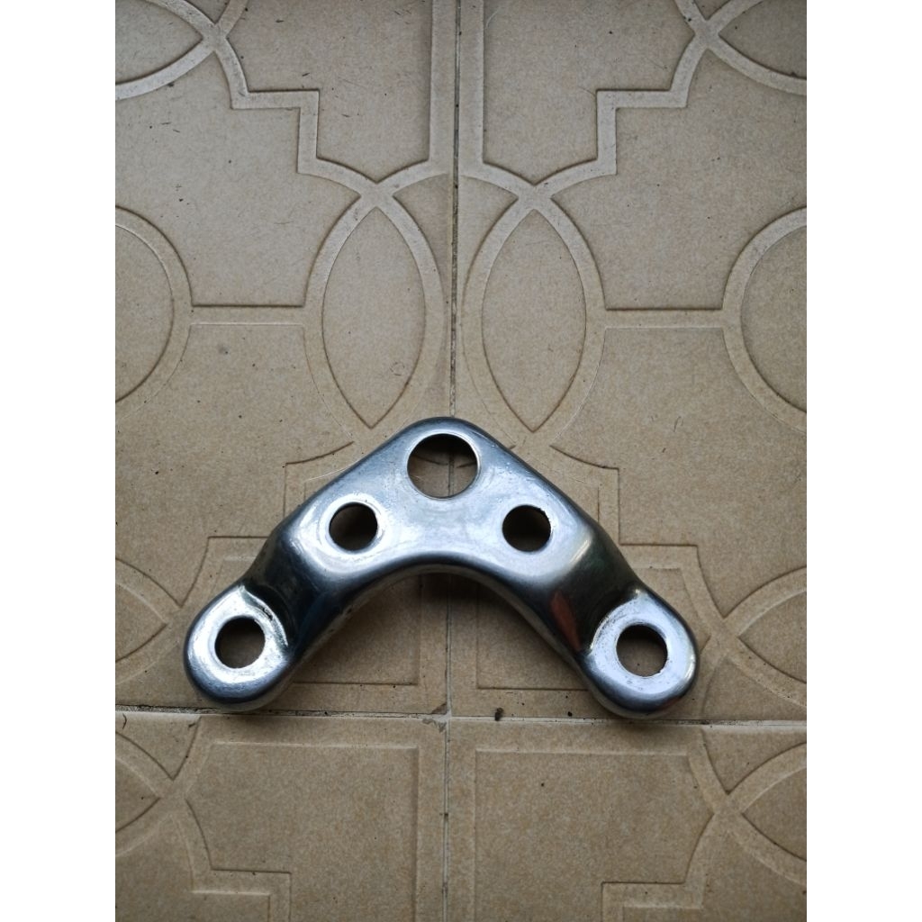 Bợ cổ zin ss50, Cd gù