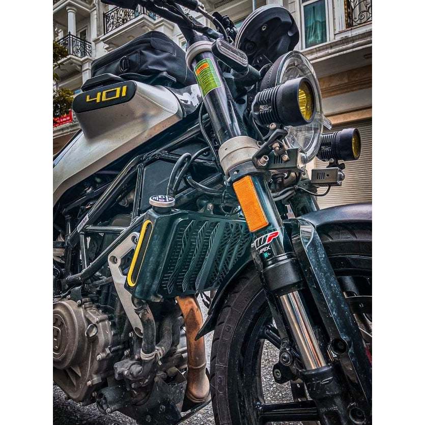 Che Két Nước Cho Husqvarna Svartpilen / Vitpilen 401 - TALISMAN Chính Hãng