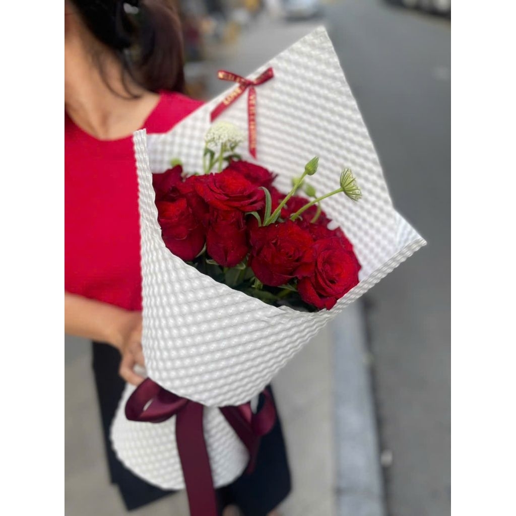 Bó hoa Hồng đỏ Ecudor (giấy trắng)