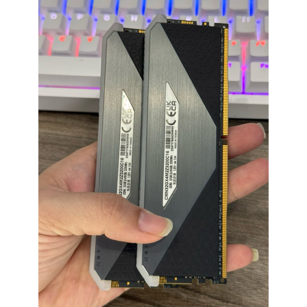 RAM CORSAIR VENGEANCE RGB RT 32G/3200 (2x16G) DDR4 Black