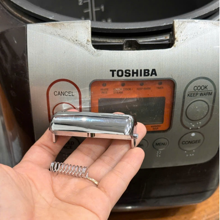 [COMBO 3 BỘ LẪY ] Lẫy khóa nắp nồi cơm điện tử Toshiba RC-10NMF & RC-18NMF-TBB