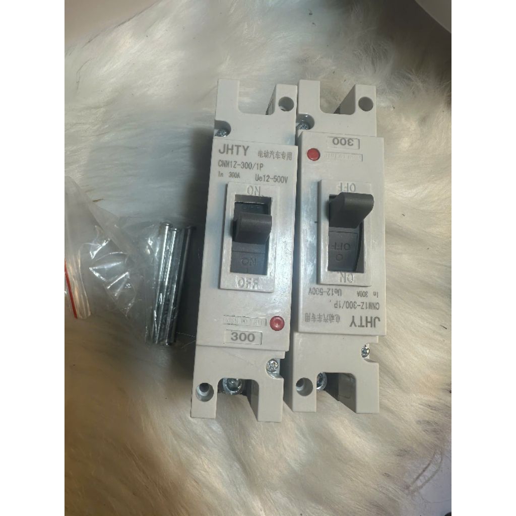 Atomat cầu dao cho xe điện 150A-300A 1P