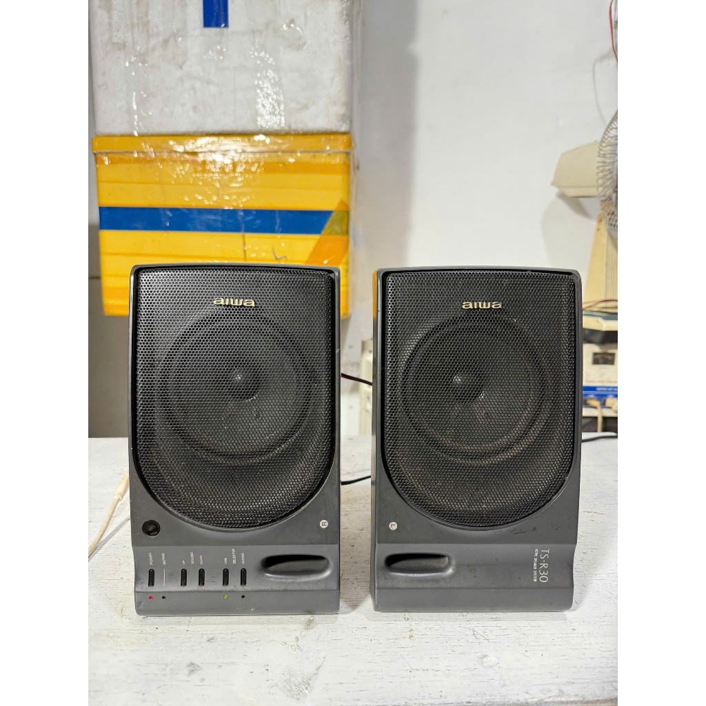 Cặp Loa Liền Công suất AIWA  TS - R30  hát cực tốt tiếng sáng chi tiết( sài điện 110v)  Hàng bãi nhậ