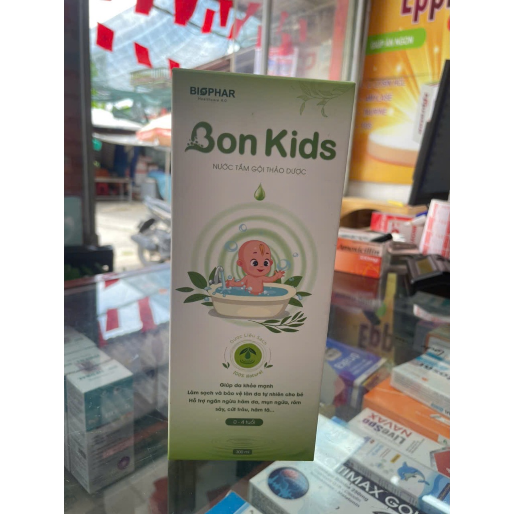 Nước tắm gội thảo dược Bonkids 300ml (hộp)