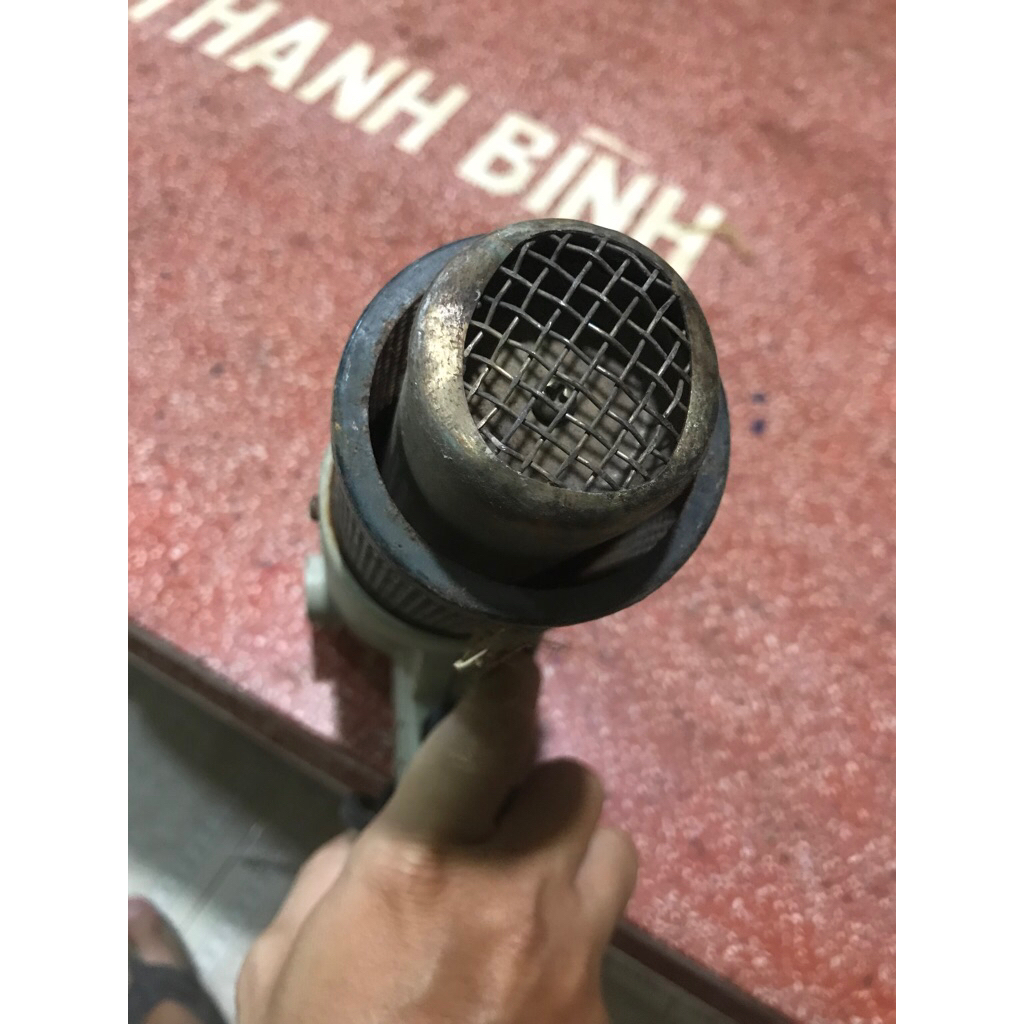 Khò nhiệt Hakko 880B điện 100v hoạt động OK , bị mất chụp phía sau như hình