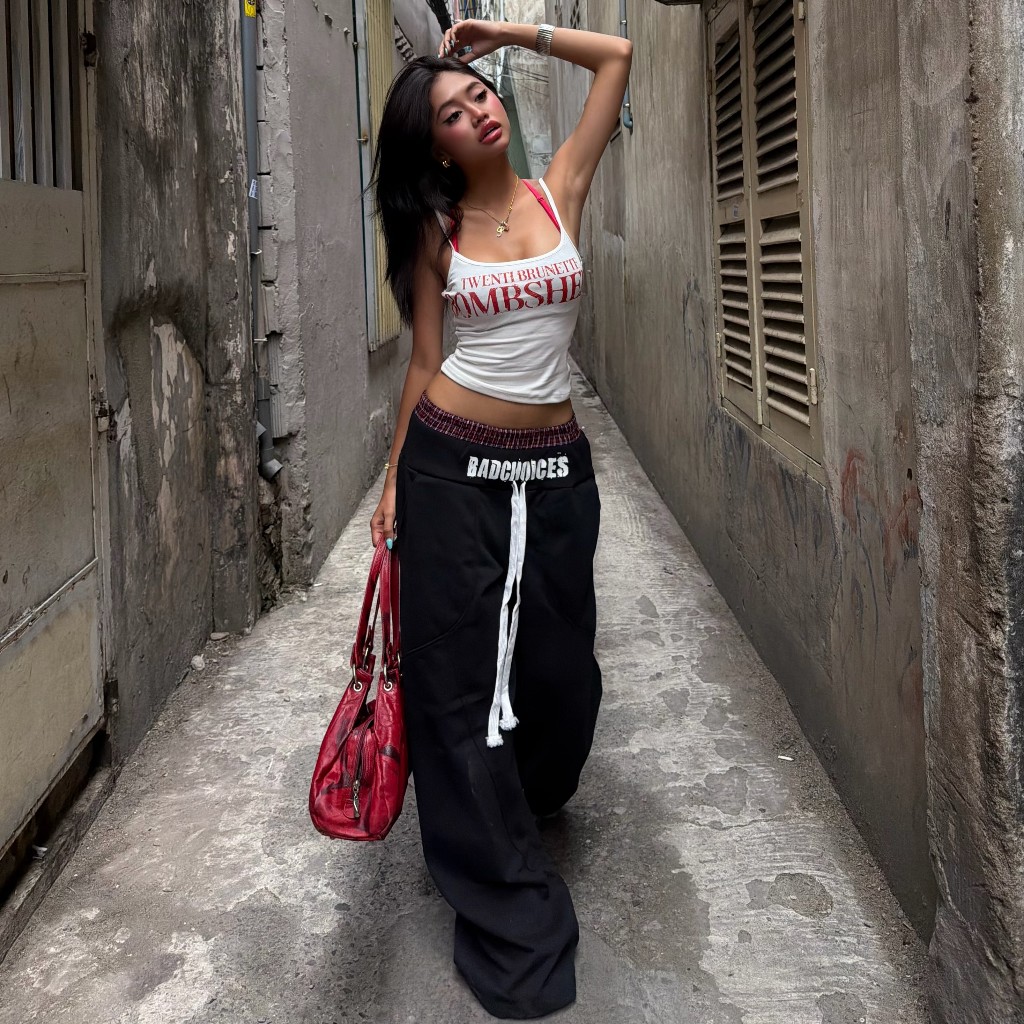 Bad Choices | Quần nỉ ống rộng DOUBLE WAIST đai đỏ vải chân cua phối dây rút | BigBuy360 - bigbuy360.vn