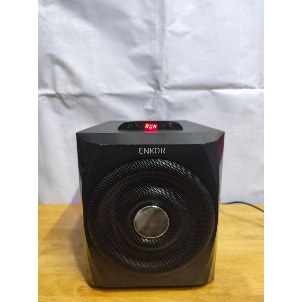 Loa sub ENKOR F200 2.1có Bluetooth