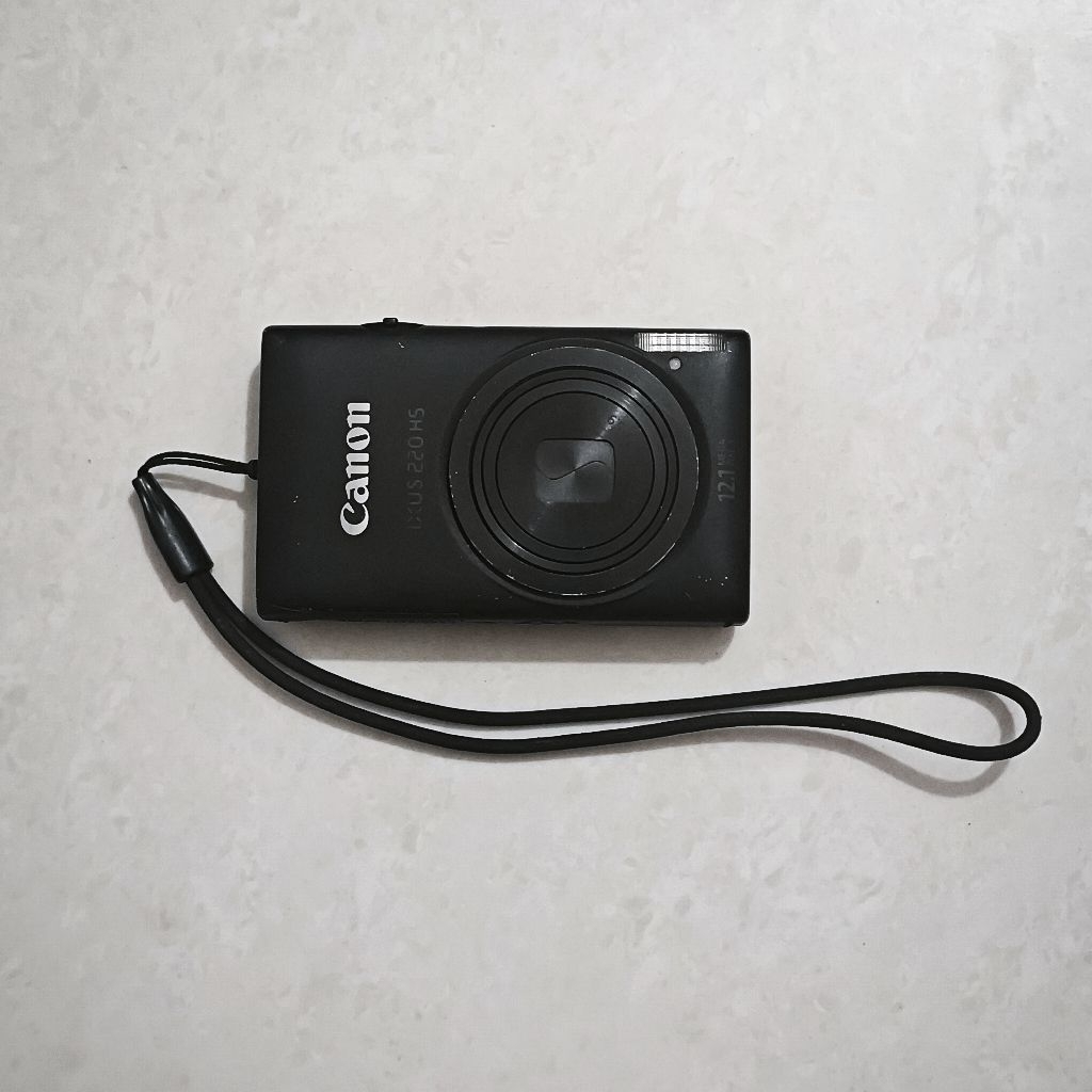 Máy ảnh Canon ixus 220hs không rõ sống chết