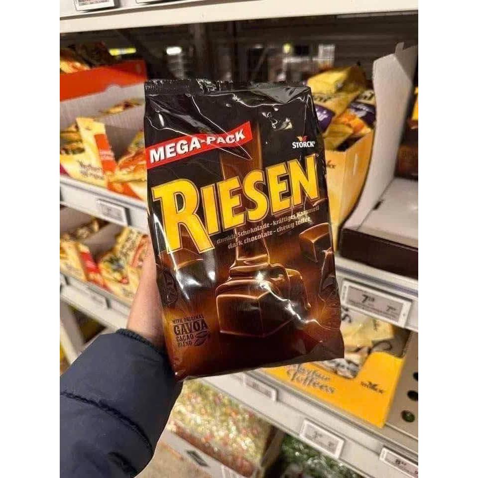 SALEKẹo socola Riesen Đức gói 900g date T8/2026
