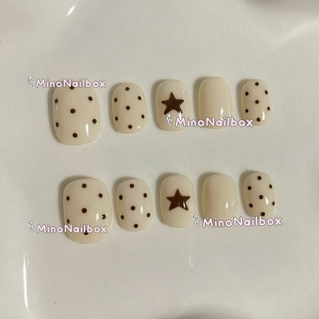 M379 Nailbox trắng kem sữa chấm bi ngôi sao nâu đậm Mino Nailbox