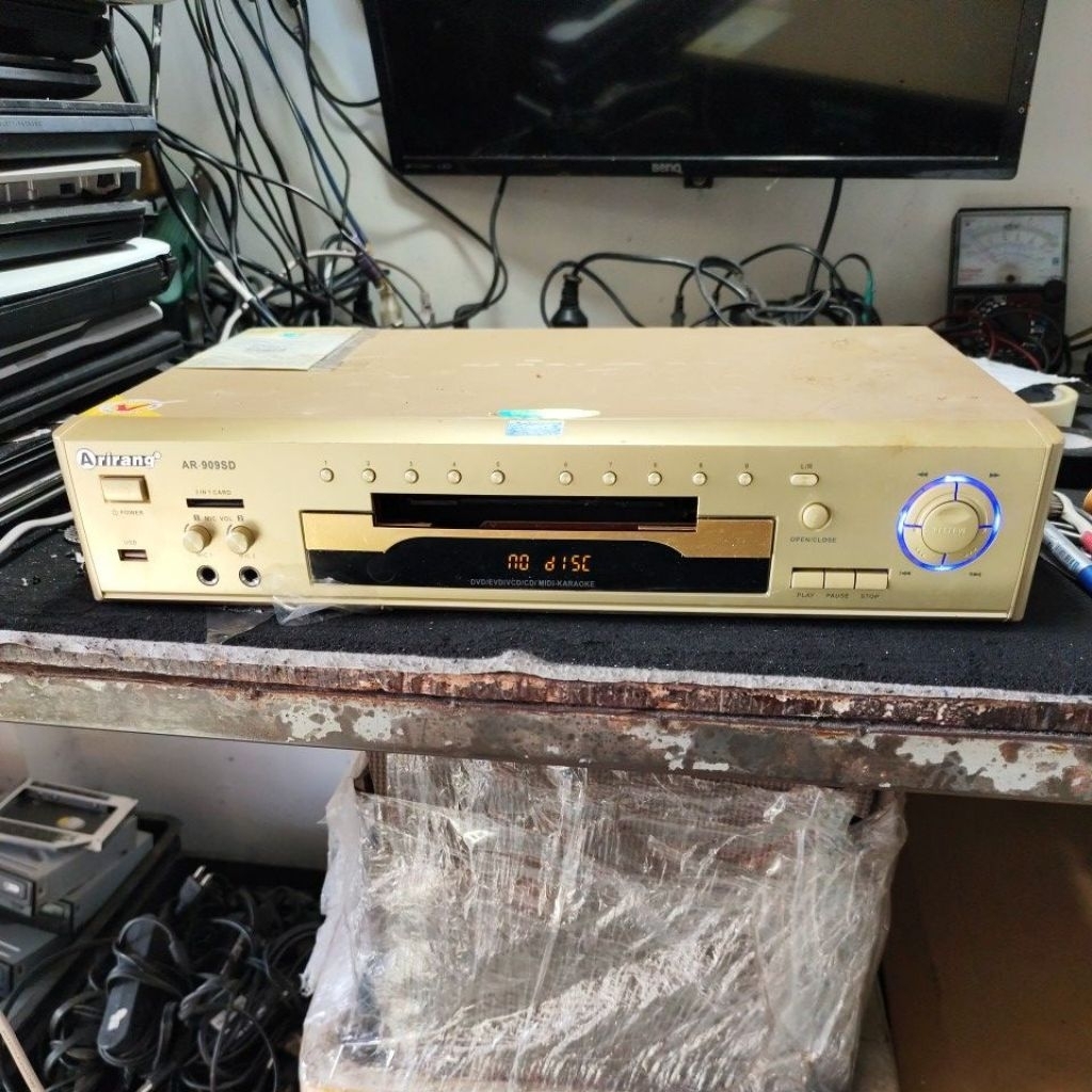 Xác hư đầu đĩa CD DVD karaoke Arirang AR 909sd có lên nguồn hư phần cơ độc đĩa