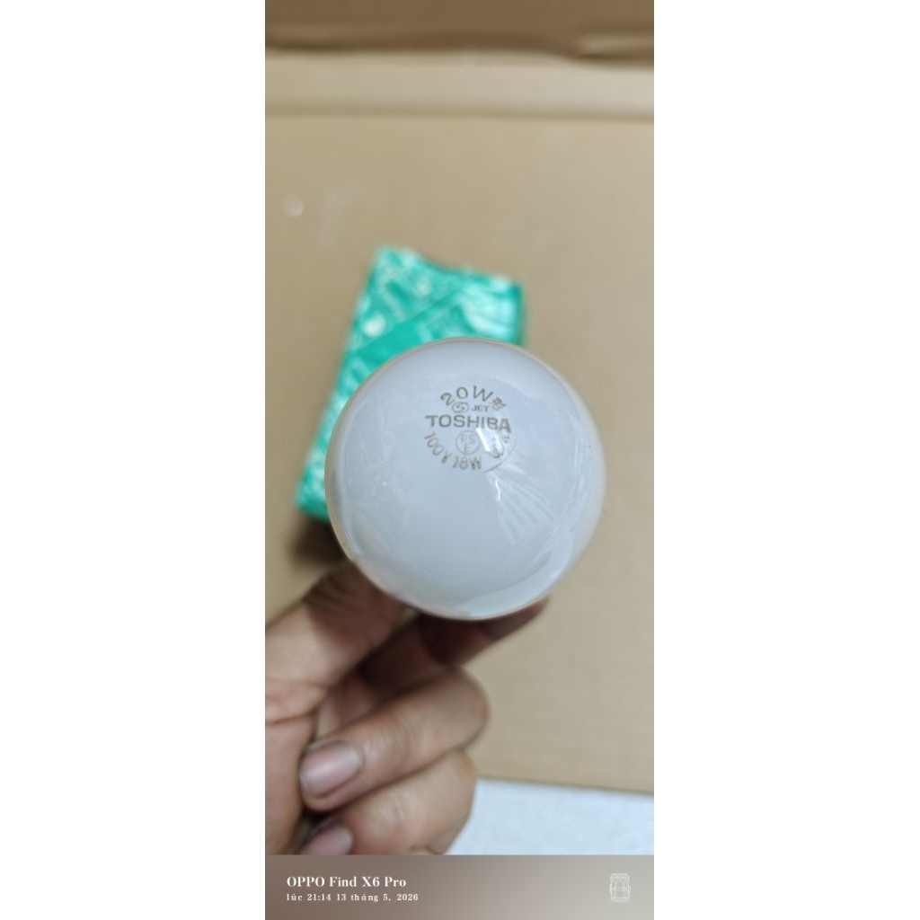 bóng đèn Toshiba LED Nhật Bản 100v 18W
