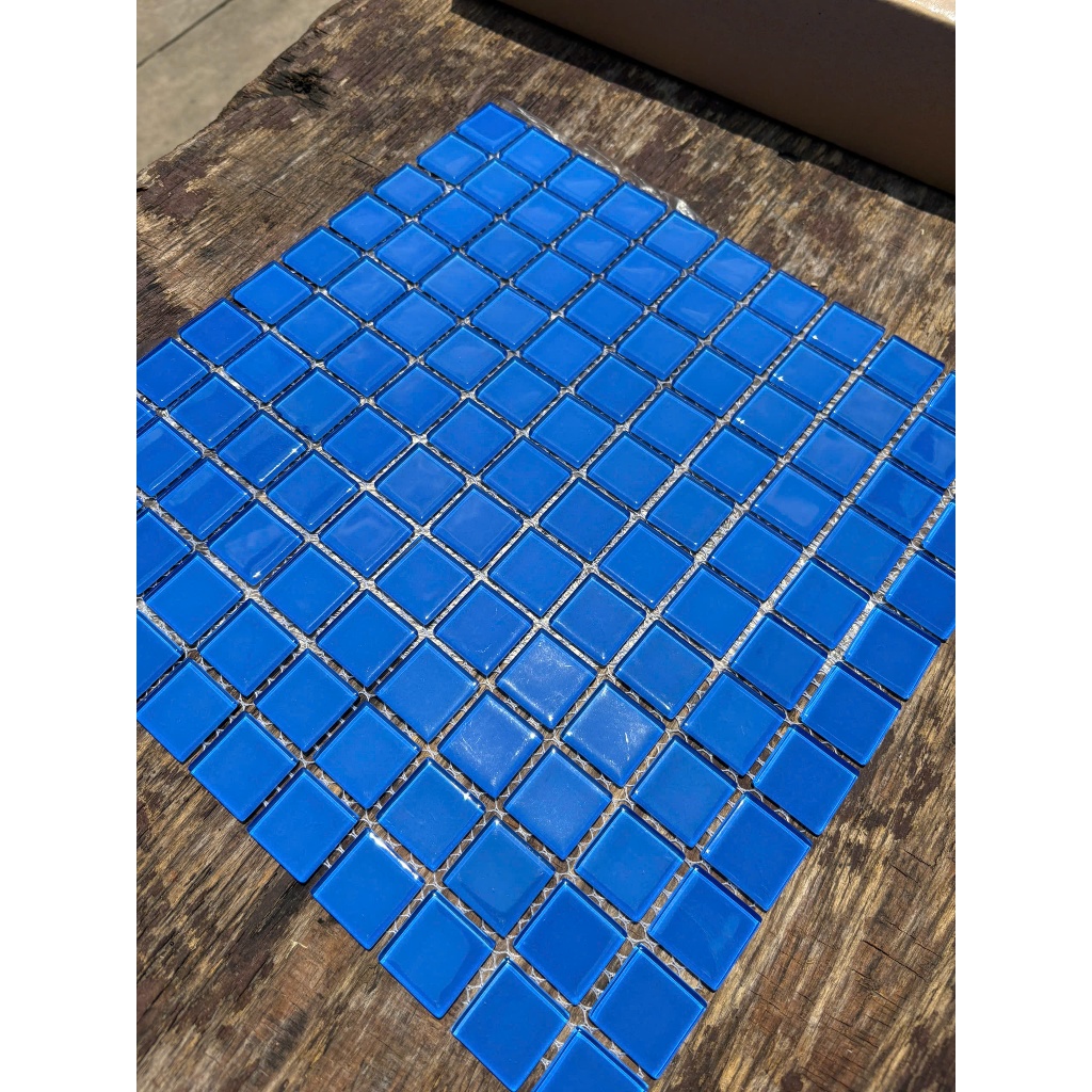 Miếng dán mosaic decor xanh dương 2 , dán bể bơi, wc, hồ bơi. Gạch mosaic thủy tinh xanh dương 30cm