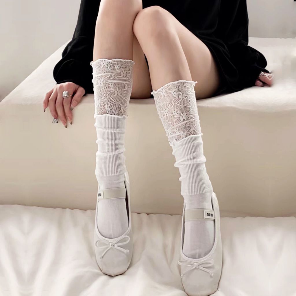 Tất vớ dài dưới gối phần trên có đính ren mỏng phong cách JK nữ tính phù hợp xỏ bốt B61 | BigBuy360 - bigbuy360.vn