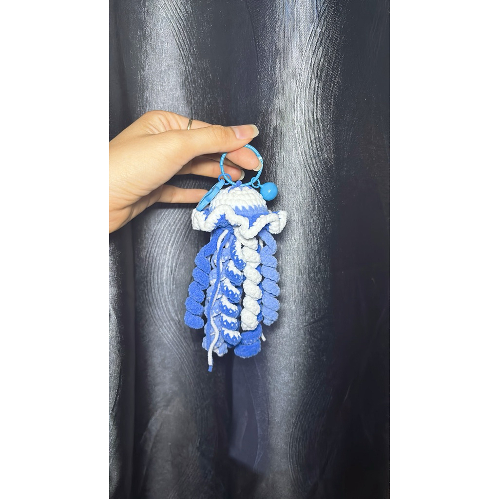 Móc khoá con sứa len