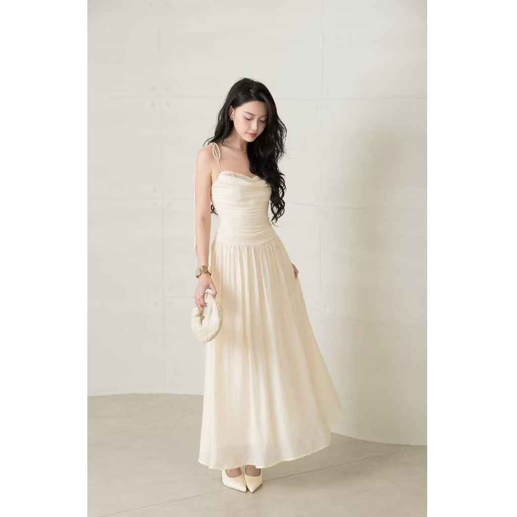 Thanh lý váy dây chuông viền ren ngực La Boutique
