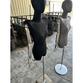 Manocanh Nữ Nhập Khẩu Thân Đen Có Tay Vai Nhún