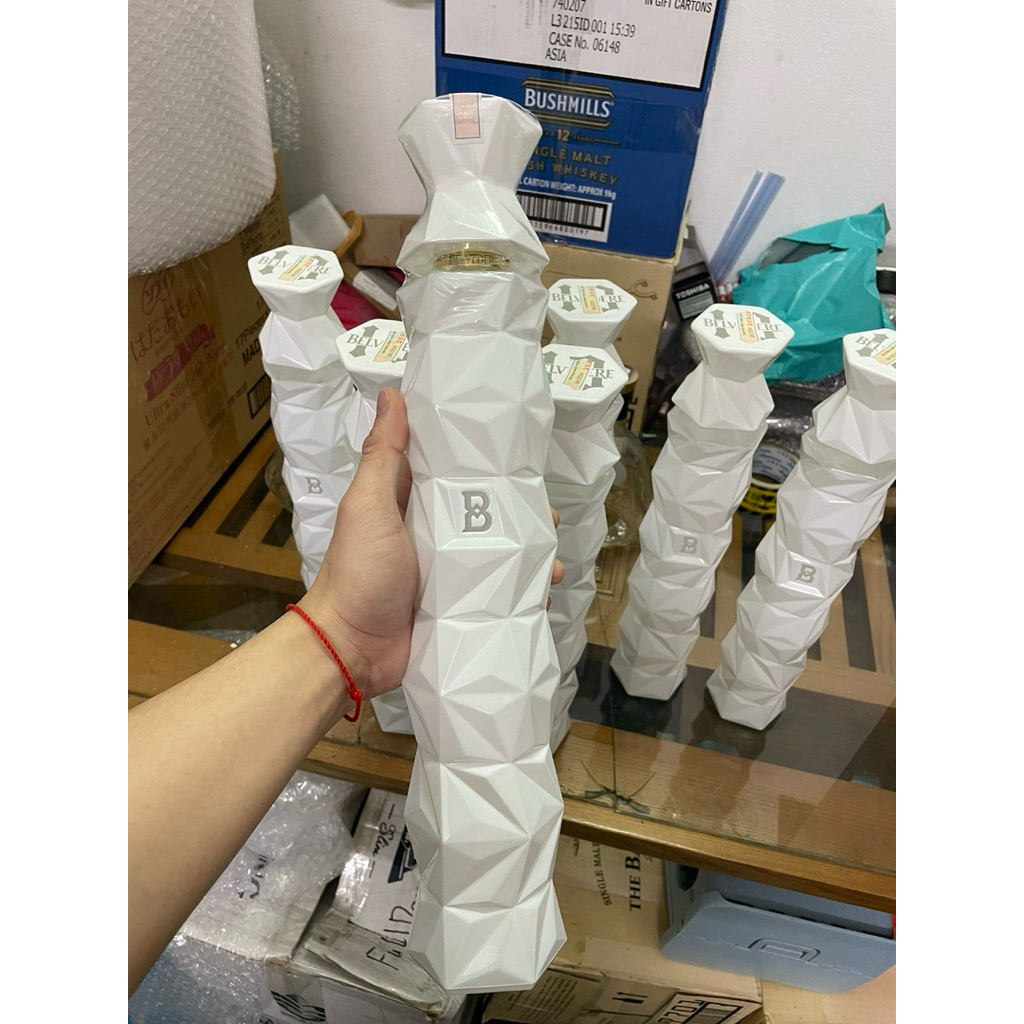 Vỏ Chai Vodka cao cấp Belvedere 10 luxury (New 99%)