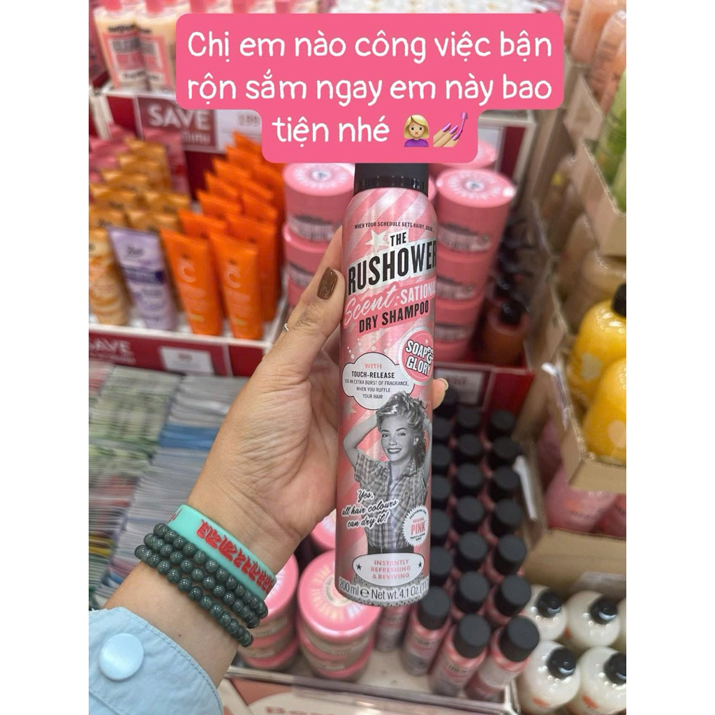 Dầu gội khô Soap and Glory The Rushower với hương trái cây dịu nhẹ ngọt ngào