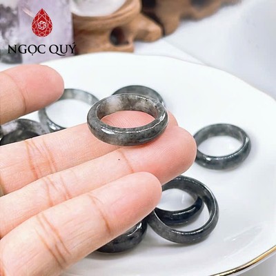 Nhẫn cẩm thạch A - Nhẫn phỉ thúy type A chất nếp băng màu gà đen LM11 - Ngọc Quý