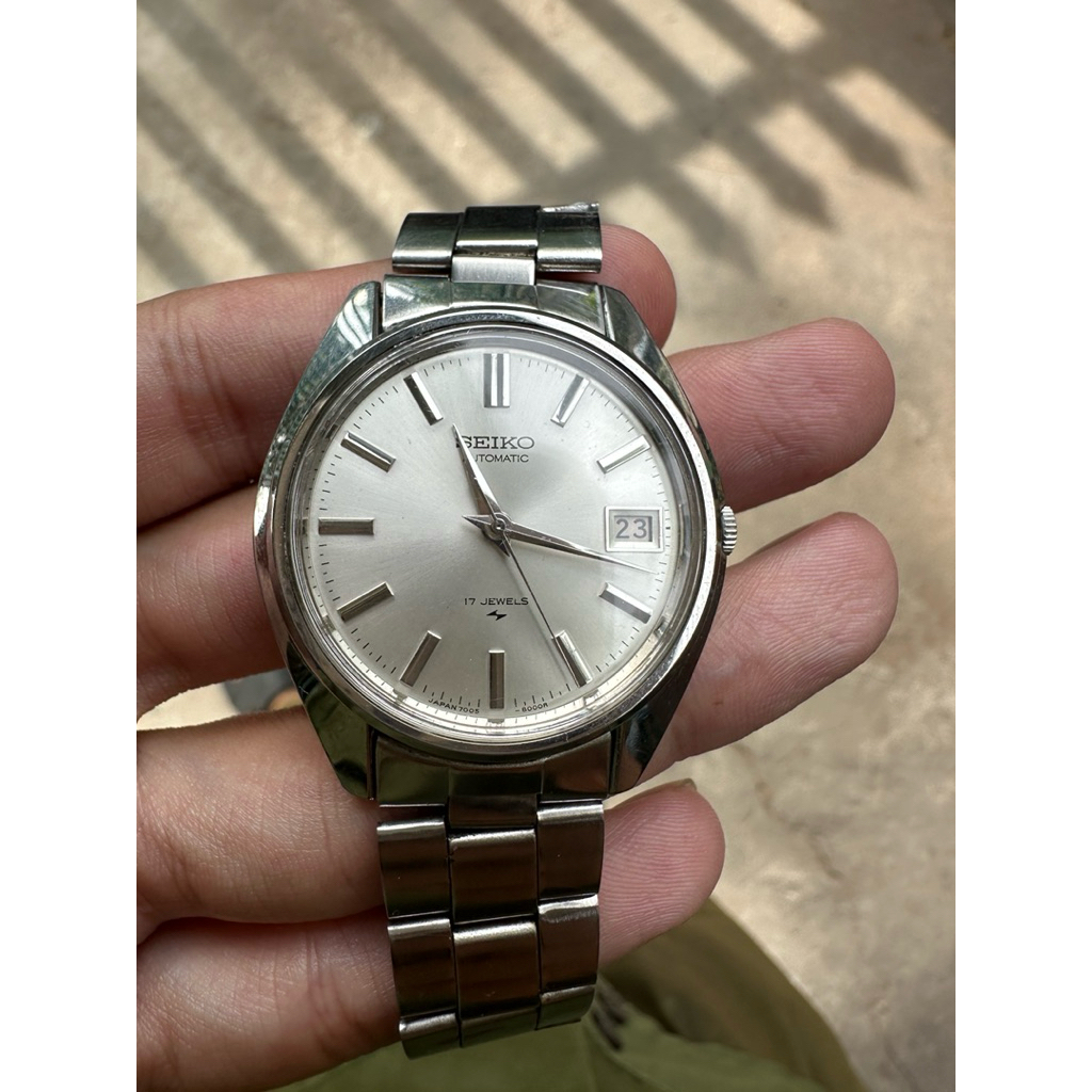 Seiko Automatic mỏng đẹp cùng đời với seiko 5