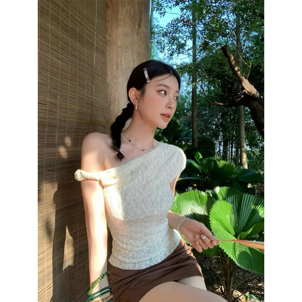 (Hàng L1 sẵn có video thật) 𝒀𝒖𝒛𝒖 𝑺𝒕𝒐𝒓𝒆 Áo ren lệch vai 2 lớp dáng ôm nữ tính phù hợp đi chơi, đi cafe, đi biển sống ảo | BigBuy360 - bigbuy360.vn