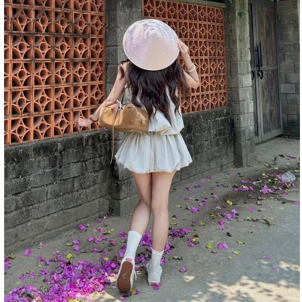 Set Jumsuit Jennie BlackPink chất đũi liền thân nữ cổ yếm bí phồng JULIN TOP | BigBuy360 - bigbuy360.vn