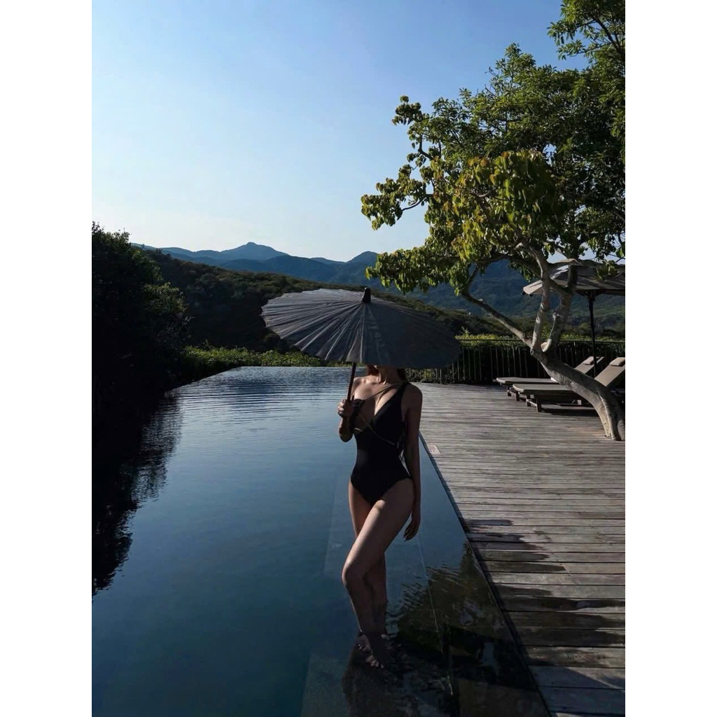 MỘC BIKINI • CÓ SẴN • Set liền Vsen đen TN - Đồ bơi nữ màu đen, thiết kế liền mảnh, phong cách thời trang | BigBuy360 - bigbuy360.vn