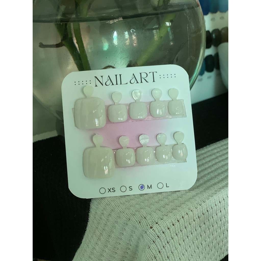 Nail chân màu trơn form ngắn tông trắng đủ size