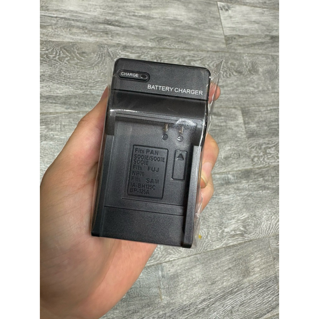 SẠC PIN MÁY ẢNH DÀNH CHO CÁC MÃ S005E, DB-60,SOO7E, S0083, NP70, IA-BH125C, BP-125A, DP-70, BCE10, C