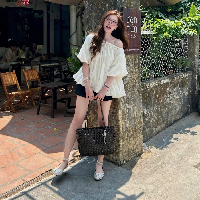 ( Hàng L1) Áo kiểu nữ  Mặc 2 kiểu trễ vai voan tơ bồng bềnh, dáng bí mềm mại Bồng Bềnh Top. | BigBuy360 - bigbuy360.vn