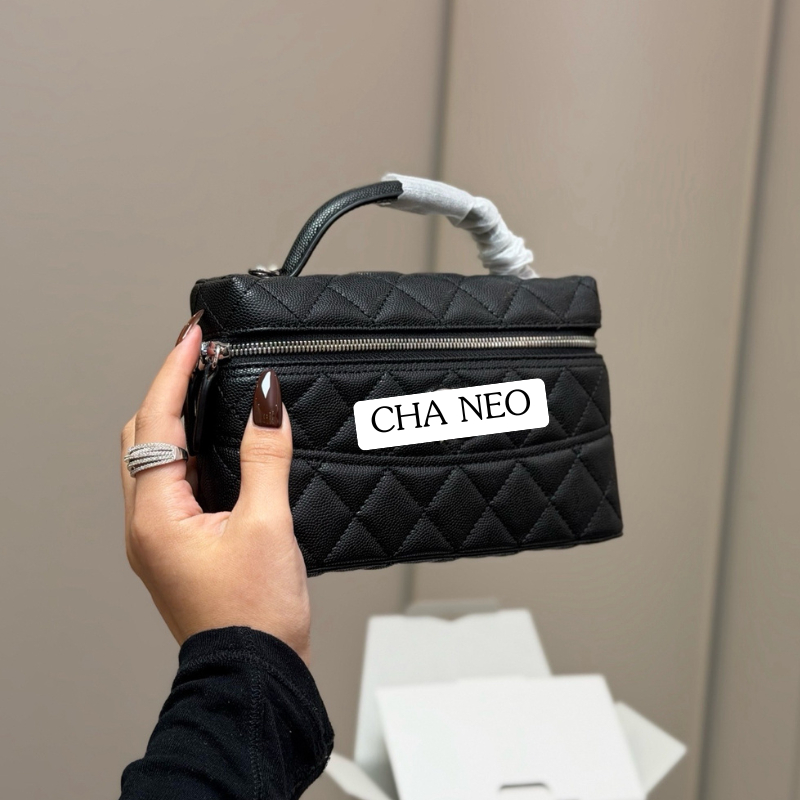 Túi Chà Neo Va…nity Ca,..se  với tay cầm phía trên và dây đeo chuỗi MS145