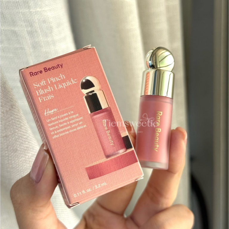 Má hồng Rare Beauty Dewy Liquid Blush màu Hope 3.2ml