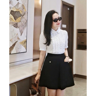 Áo chấm bi viền ren
