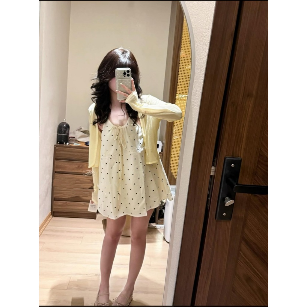 (MÃ 5964) SET ÁO 2 DÂY THÔ ĐŨI HỌA TIẾT CHẤM BI BUỘC NƠ NGỰC MIX ÁO CARDIGAN TRẮNG NGỌT NGÀO - DÀNH CHO NỮ | BigBuy360 - bigbuy360.vn