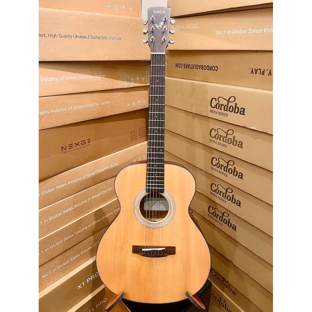 Guitar Saga GS700 - Guitar Saga Mini 3/4 dây sắt dáng đầy cao cấp có ty chỉnh - Bán chạy giá tầm 3tr
