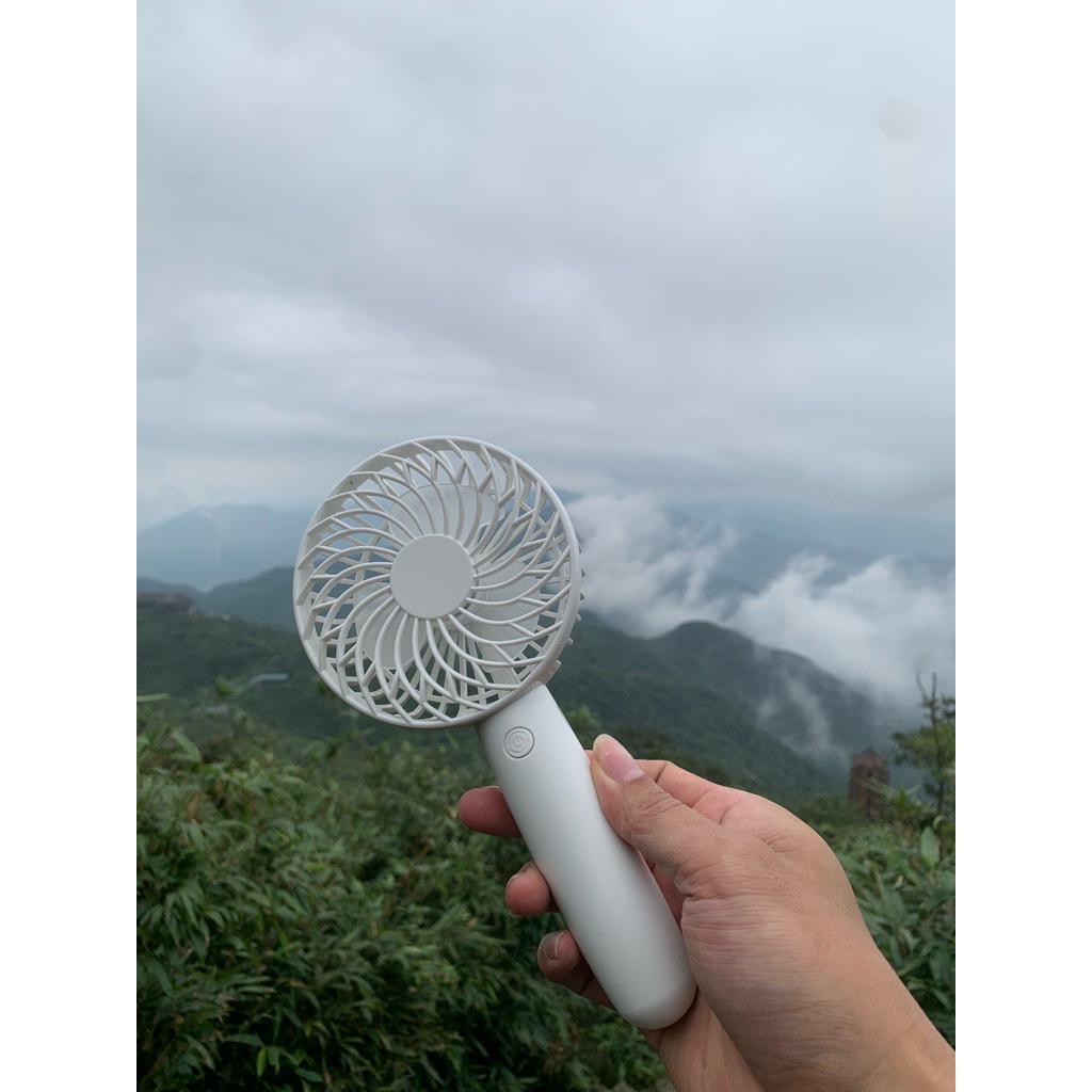 Quạt cầm tay M1 công suất siêu mạnh, siêu mát động cơ phản lực 1503 ko chổi than , cầm tay , pin 18650 tháo rời tiện lợi | BigBuy360 - bigbuy360.vn