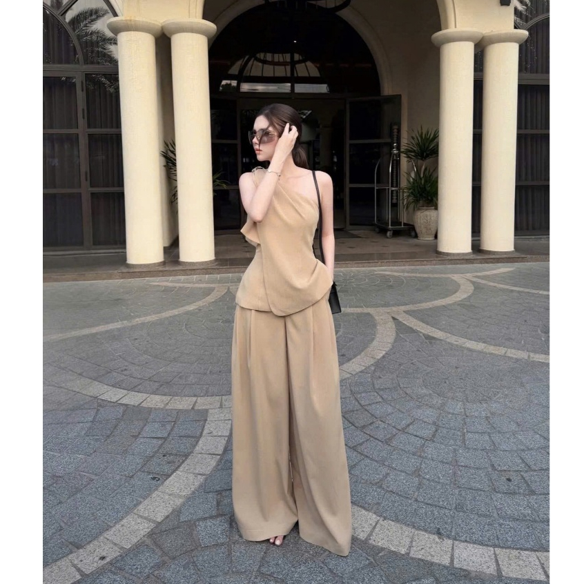 [MỞ BÁN GIẢM 30K] Set Áo Lệch Vai Xẻ Tà Phối Quần Suông Dài Chất Liệu Xước Thái Cao Cấp Mặc Đi Du Lịch, Dạo Phố Hot 2026 | BigBuy360 - bigbuy360.vn