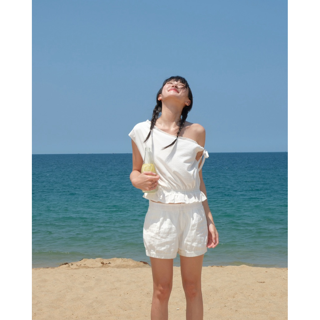 Áo lệch vai cột dây - Aufra studio