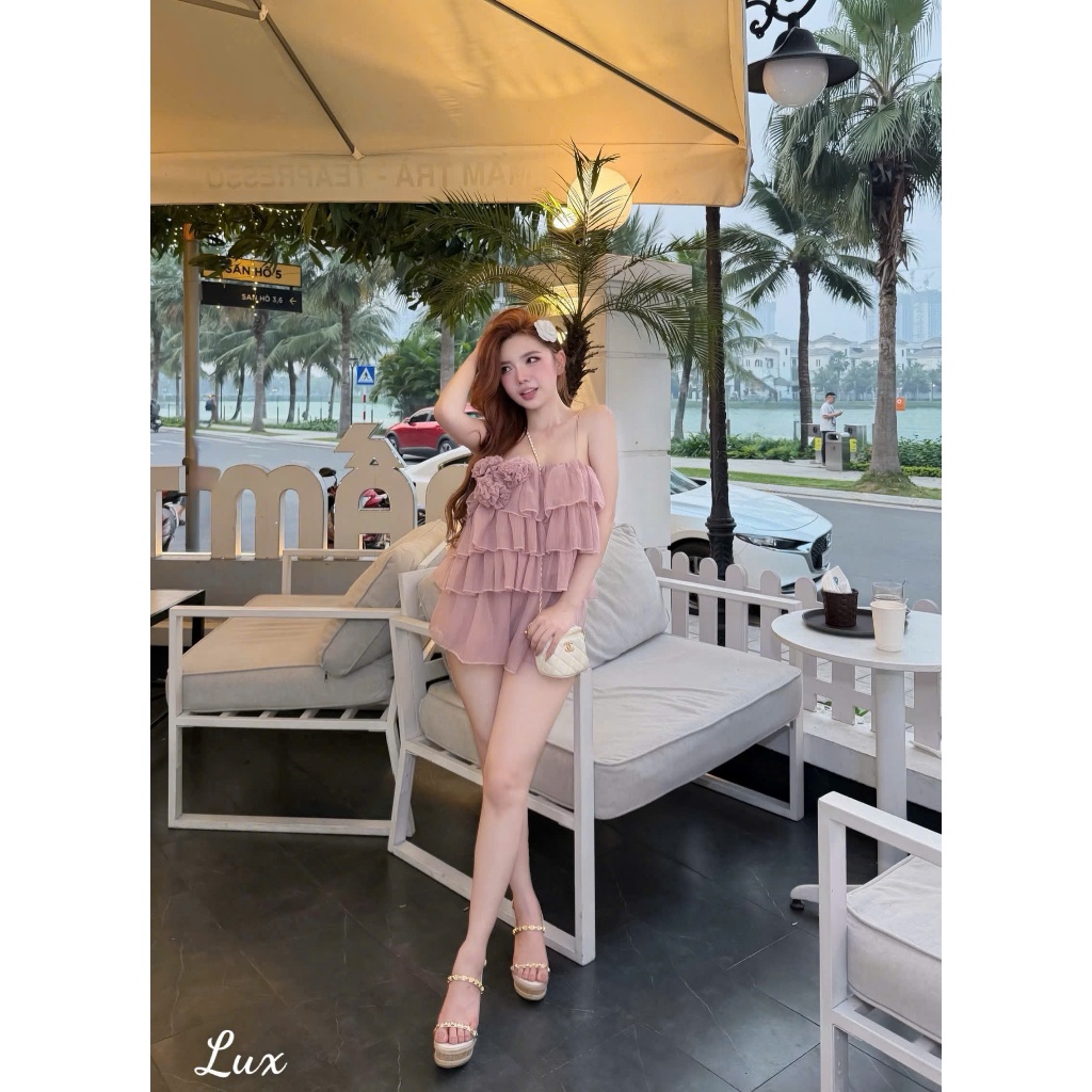 Váy Babydoll Tầng Bèo 1 Vai Đính Hoa 3D Màu Kem - Đầm Ngắn Tiểu Thư Sang Chảnh Đi Biển, Du Lịch, Chụp Ảnh | BigBuy360 - bigbuy360.vn
