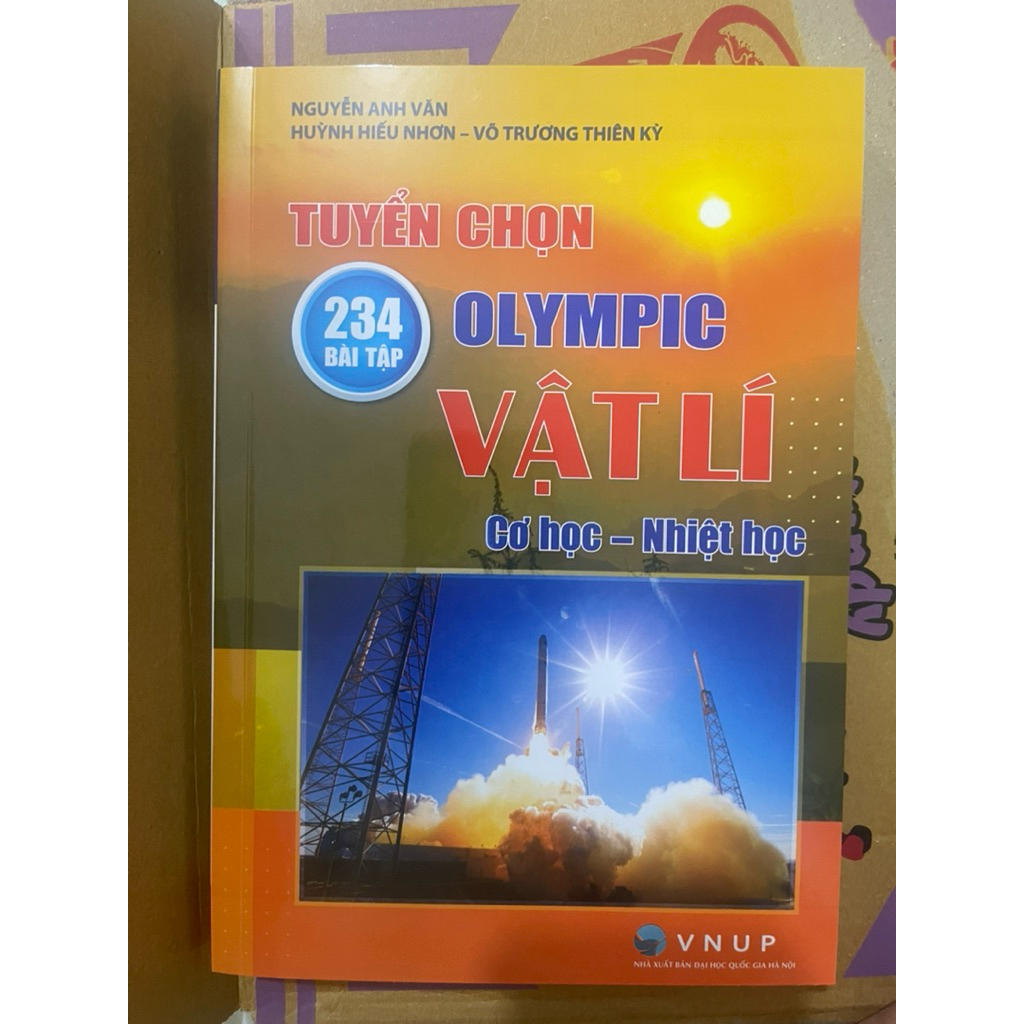 Sách - Tuyển chọn 234 bài tập Olimpic vật lí  cơ học nhiệt học