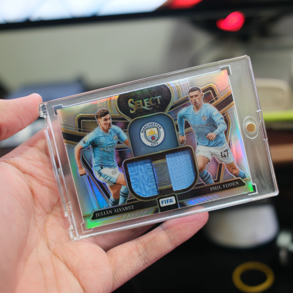Thẻ cầu thủ PANINI Manchester City Julian Alvarez và Phil Foden
