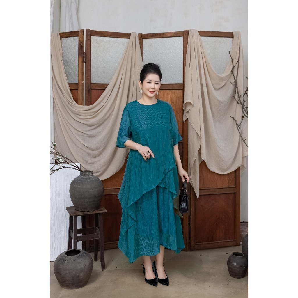 M Collection | Đầm Maxi Suông Trơn Vắt Chéo Hai Lớp Chất Tơ Xốp Lót Lụa Hàn Trắng - D12062 | BigBuy360 - bigbuy360.vn