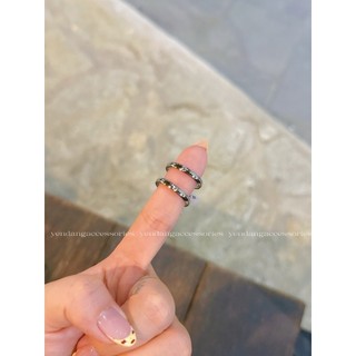 Nhẫn titan hạt đá chìm trơn đơn giản