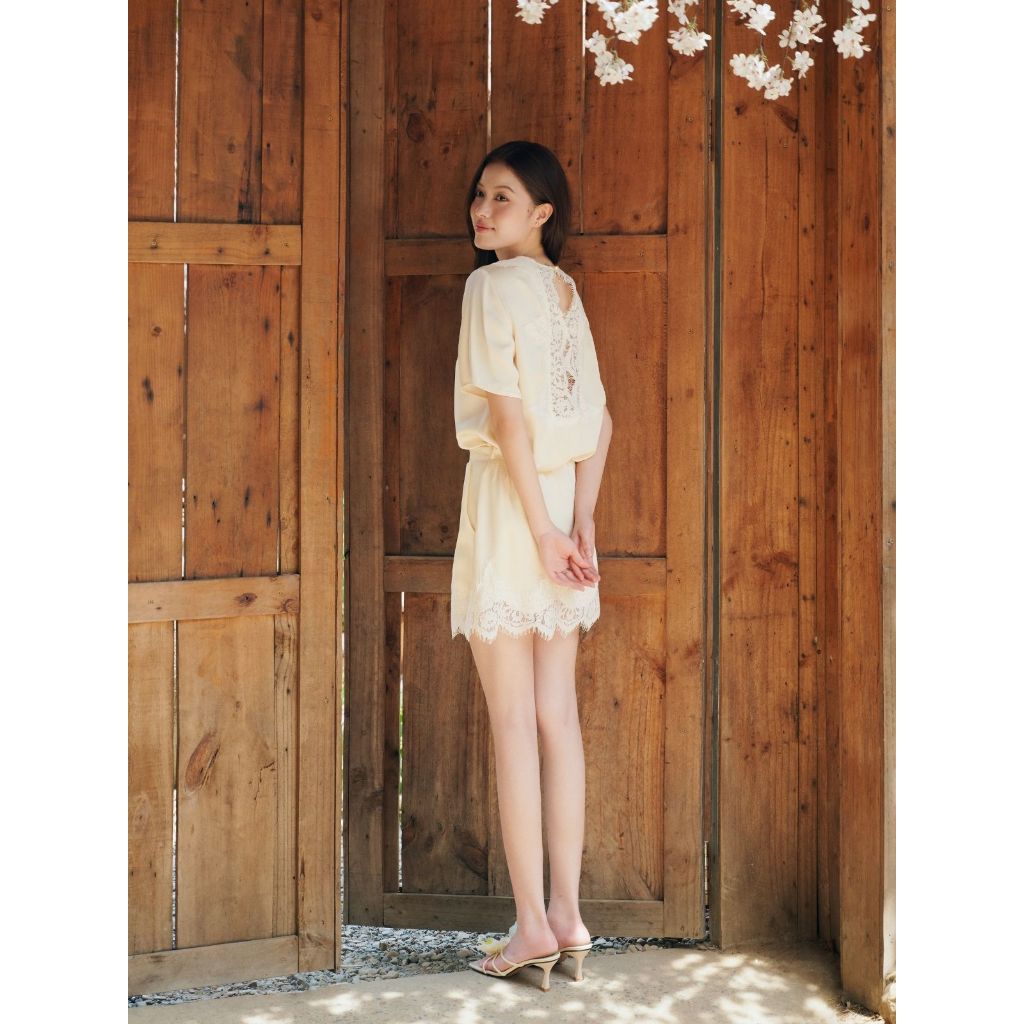 Chân Váy Mist Silk Creamy Chất Lụa Cao Cấp Phối Ren Tinh Xảo - Oceana - Chưa Kèm Áo | BigBuy360 - bigbuy360.vn