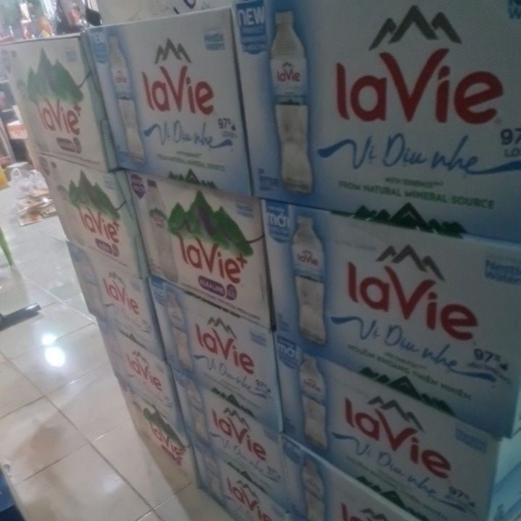 Thùng 24 chai suối Lavie 500ml