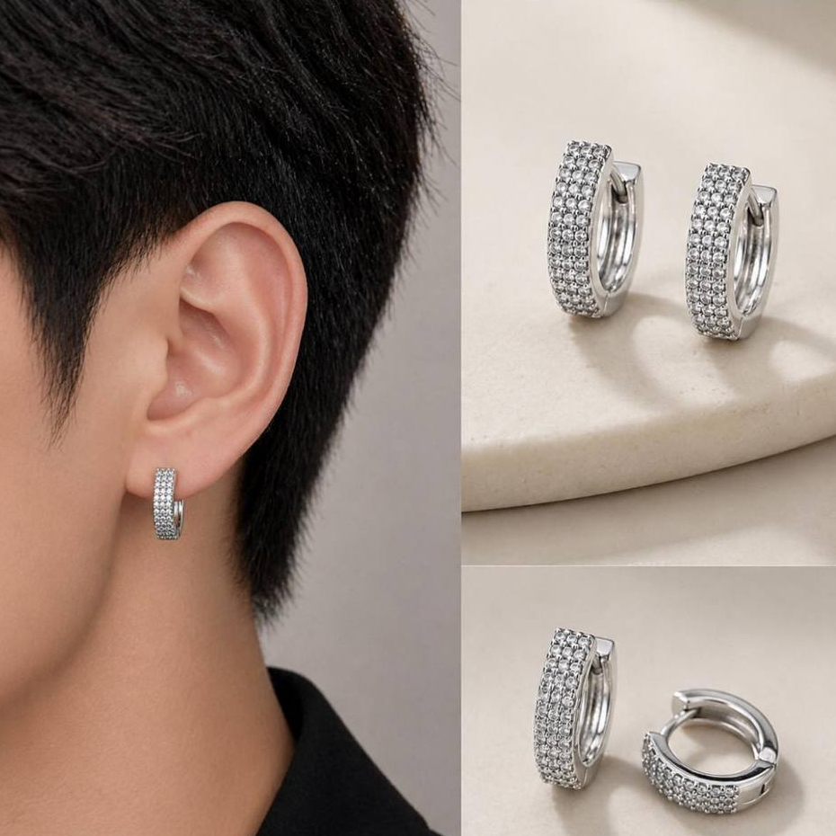 1 chiếc khuyên tai bạc tròn đính đá