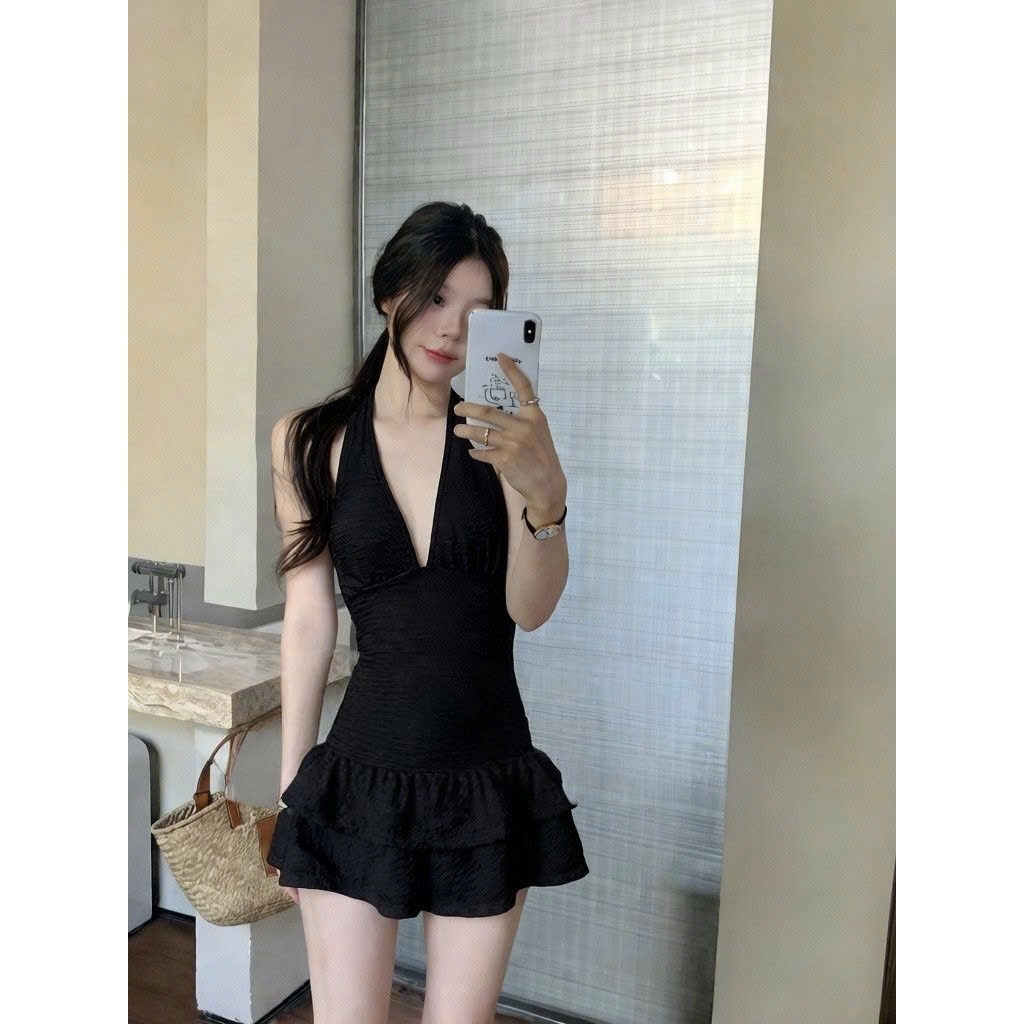 (ảnh thật) Đồ Bơi Liền Thân Dáng Váy Màu Đen Cổ Yếm, Bikini 1 Mảnh Giấu Bụng, Đồ Tắm Biển Đi Biển Nữ | BigBuy360 - bigbuy360.vn