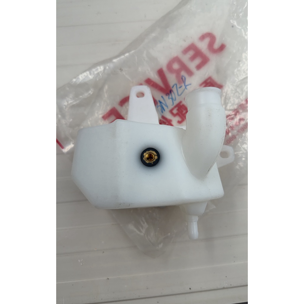Bình nước phụ xe BN302R bản Sport
