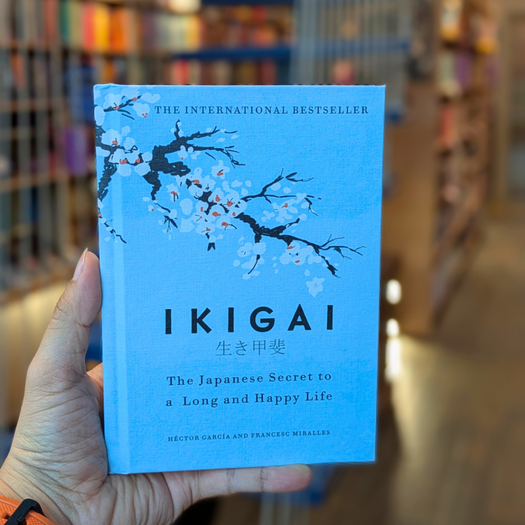 Sách phát triển bản thân tiếng Anh: Ikigai : The Japanese Secret To A Long And Happy Life